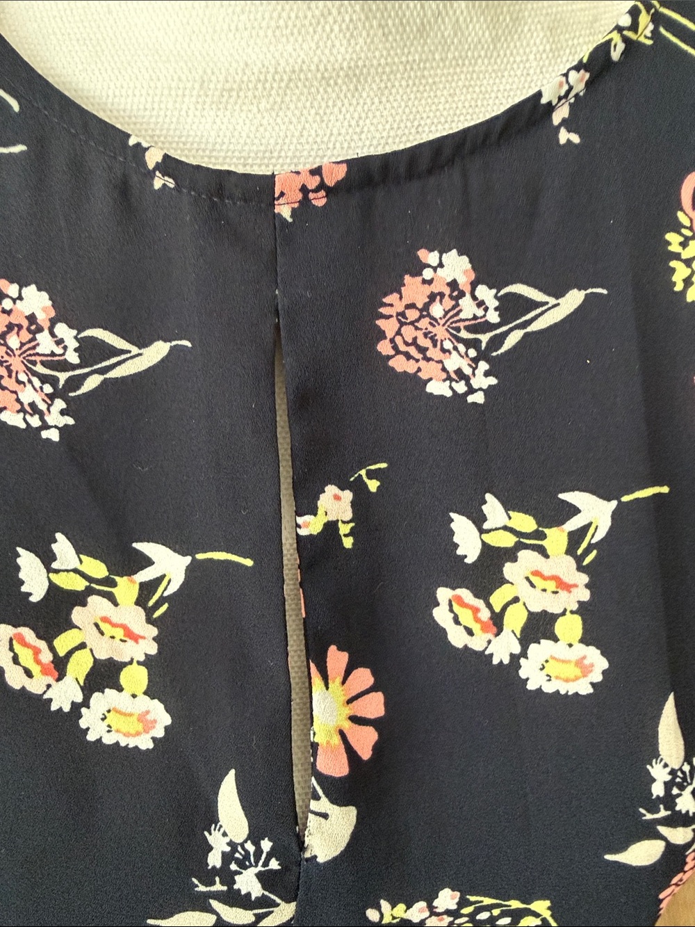 Ann Taylor Printed Navy Floral Long-Sleeve Women's Blouse - Picture 2 of 10